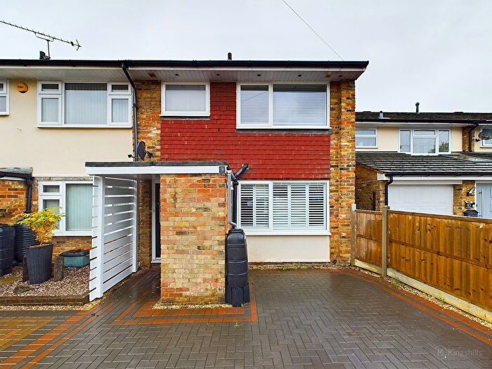 3 Bedroom End Of Terrace House To Rent In Farndale Gardens, Hazlemere, High Wycombe, HP15
