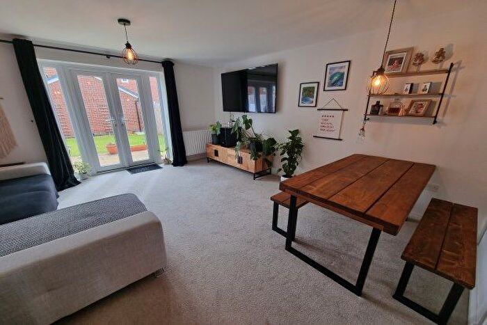 3 Bedroom Property To Rent In Cotton Lane, Manchester, M24