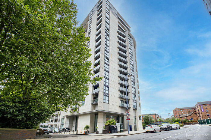 2 Bedroom Apartment To Rent In Centenary Plaza, B1