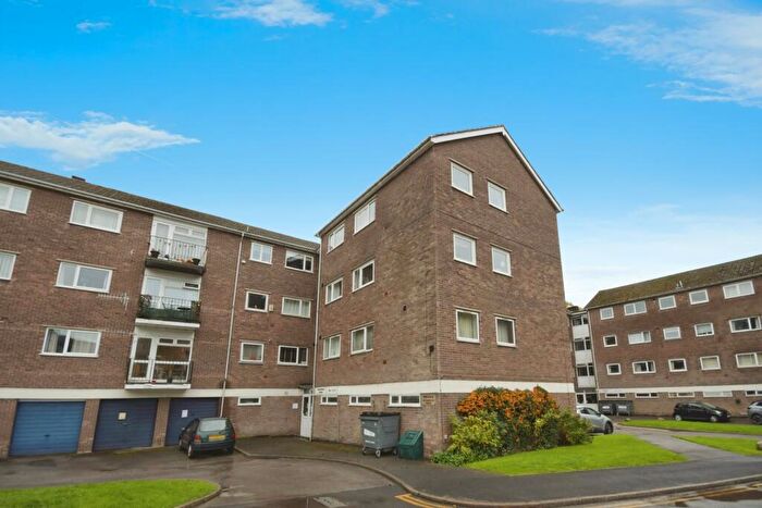 2 Bedroom Flat For Sale In Ladies Spring Drive, Sheffield, South Yorkshire, S17