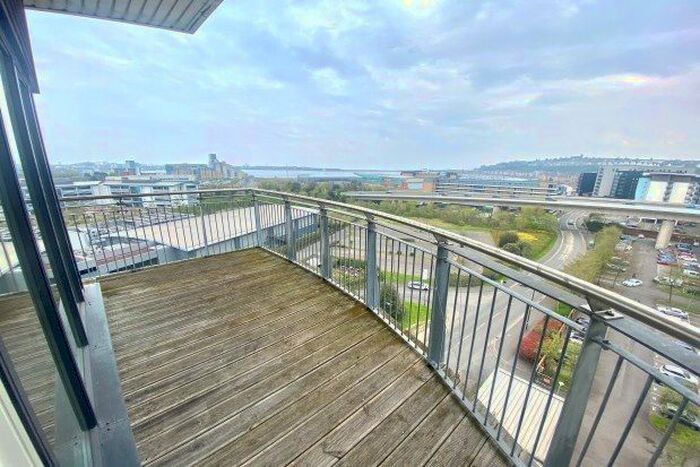 3 Bedroom Flat To Rent In Victoria Wharf, Cardiff, CF11
