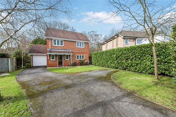 4 Bedroom Detached House For Sale In Ivydene, Knaphill, Woking, Surrey, GU21