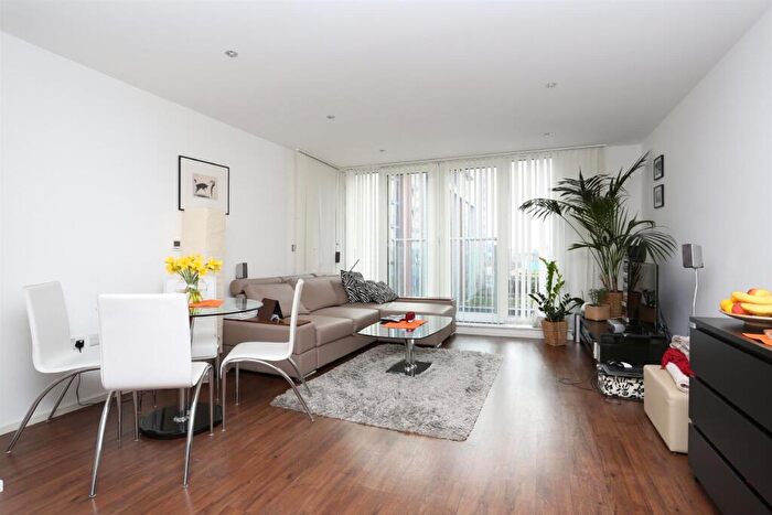 1 Bedroom Apartment To Rent In The Oxygen, Royal Victoria Dock, E16