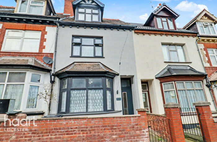 5 Bedroom Semi Detached House For Sale In St Peters Road, Leicester, LE2