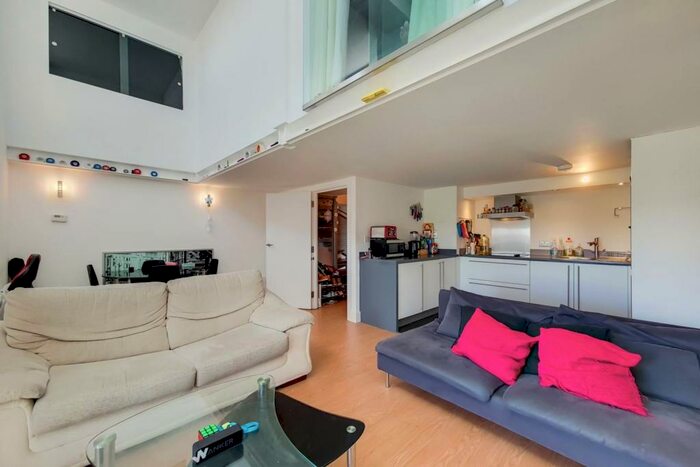 3 Bedroom Flat To Rent In Building, Woolwich, London, SE18