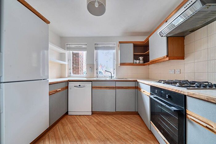 6 Bedroom Terraced House To Rent In Bagleys Lane, Fulham, London, SW6