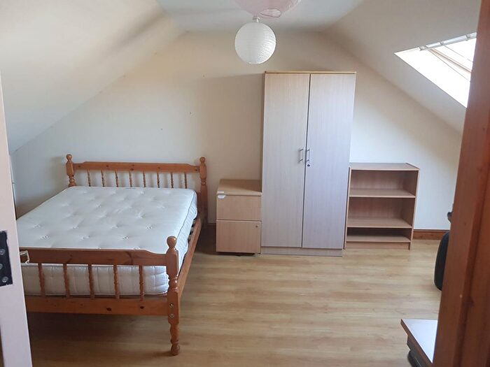 4 Bedroom Semi-Detached House To Rent In Stanley Road, Oxford, OX4