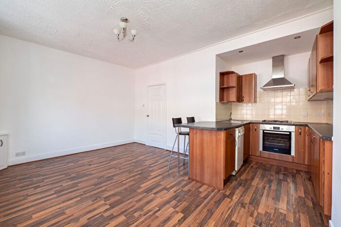 2 Bedroom Maisonette To Rent In Stanley Park Road, Carshalton, Surrey, SM5