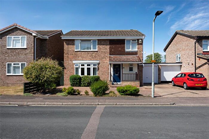 4 Bedroom Detached House For Sale In Brixham Close, Bedford, Bedfordshire, MK40