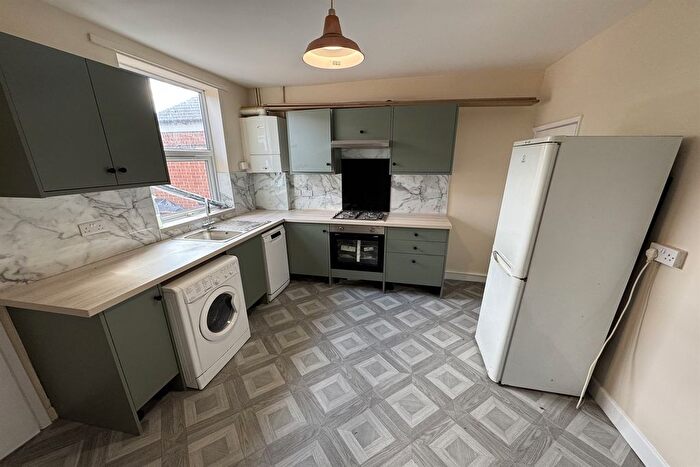 2 Bedroom Terraced House To Rent In Hawthorne Grove, NG9