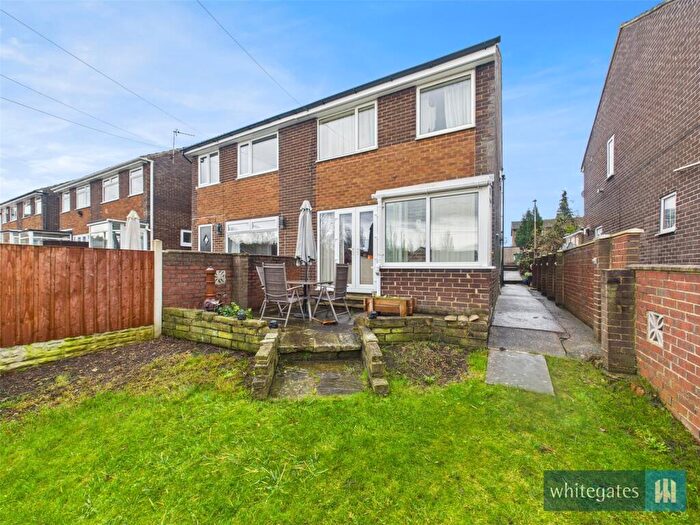 3 Bedroom Semi Detached House For Sale In Hunsworth Lane, Cleckheaton, West Yorkshire, BD19