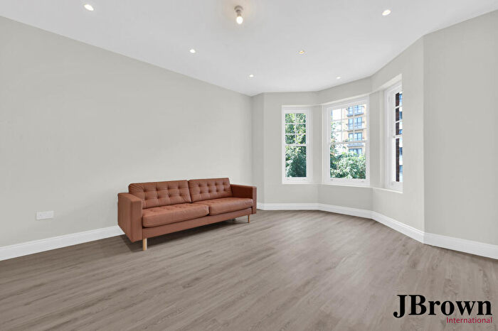 2 Bedroom Apartment To Rent In Park Lane, Croydon, CR0