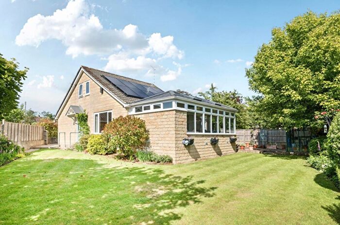 3 Bedroom Detached House For Sale In Kennedy Avenue, Whitley, SN12