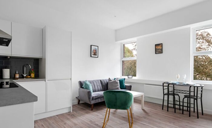 1 Bedroom Flat To Rent In Rickfords Hill, Aylesbury, HP20