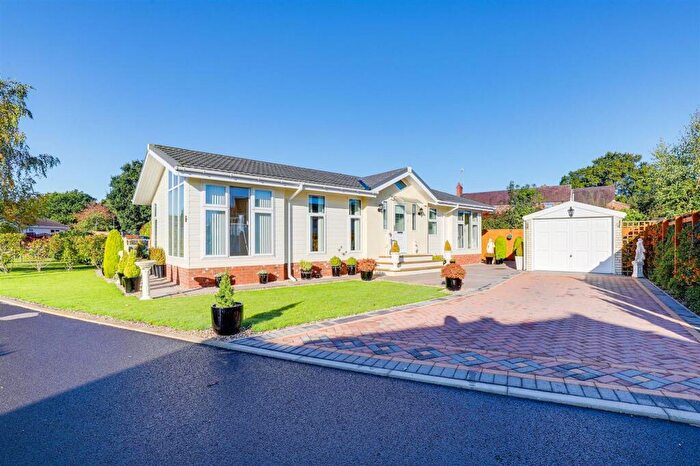 2 Bedroom Park Home For Sale In Moor Lane, Calverton, NG14