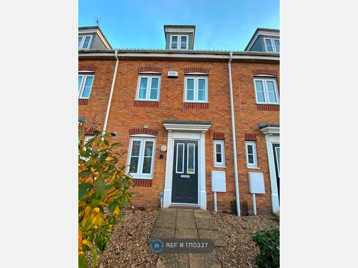 3 Bedroom Terraced House To Rent In Woodcroft Way, Kettering, NN15
