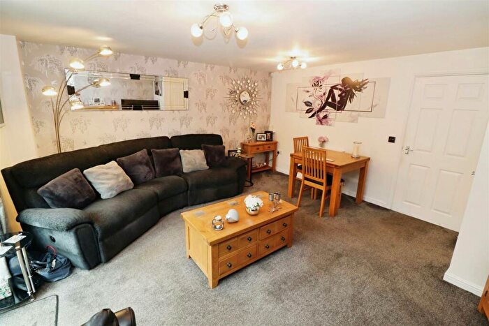 3 Bedroom End Of Terrace House For Sale In Patenall Way, Higham Ferrers, NN10