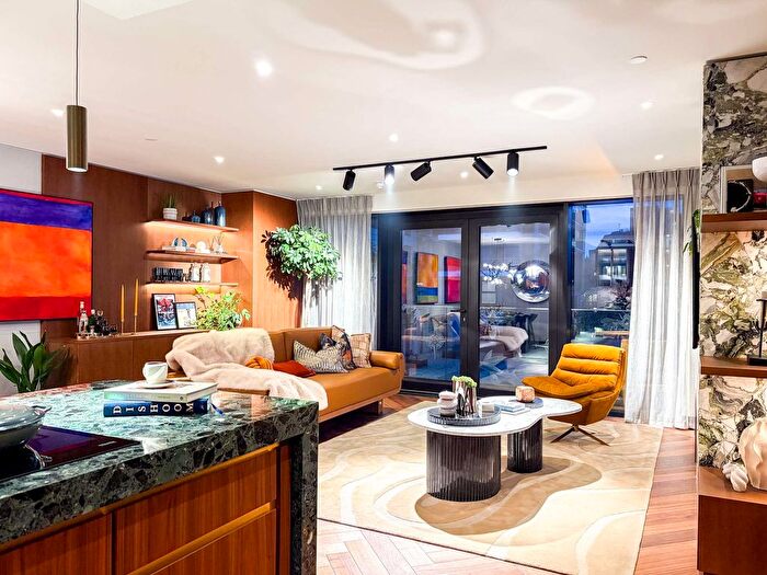 3 Bedroom Flat For Sale In Arrival Square, London, E1W