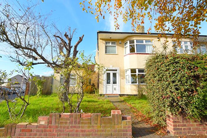 4 Bedroom Semi-Detached House To Rent In Cecil Avenue, Hornchurch, RM11