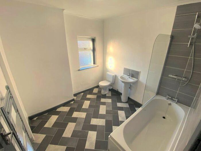 4 Bedroom Terraced House To Rent In Croft Street, Salford, M7