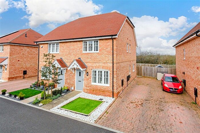 2 Bedroom Semi-Detached House For Sale In Jury Drive, Chattenden, Rochester, Kent, ME3