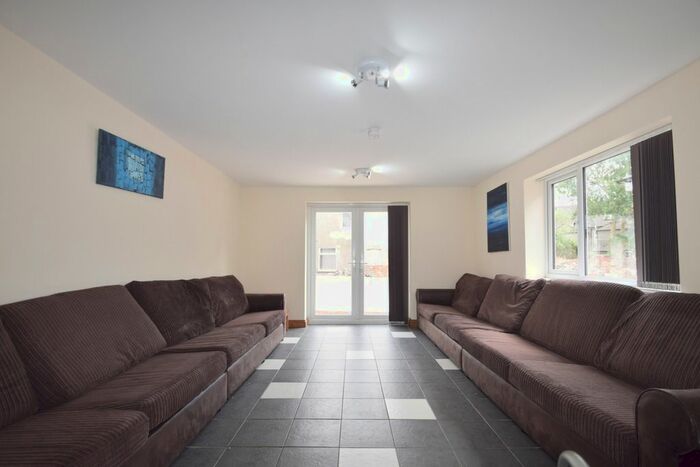 6 Bedroom Terraced House To Rent In Woodville Road, Cathays, CF24