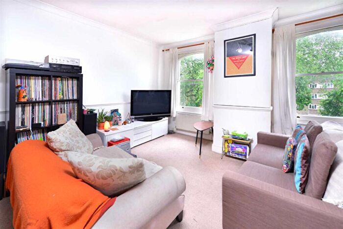2 Bedroom Apartment To Rent In Green Lanes, Stoke Newington, N16