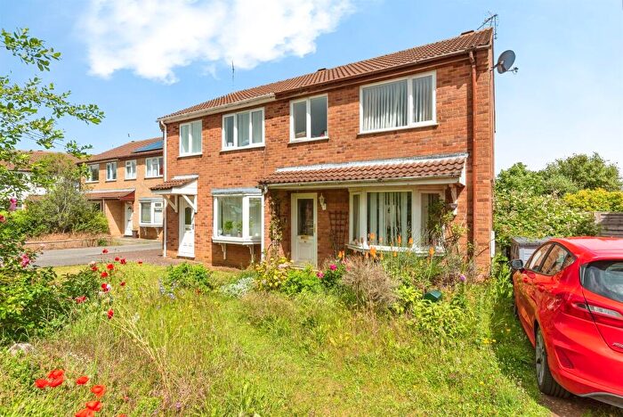 3 Bedroom Semi-Detached House For Sale In Roxholm Close, Ruskington, Sleaford, NG34