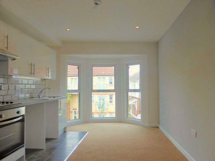 Studio To Rent In Osmond Road -, P13