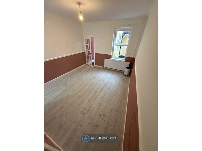 3 Bedroom Terraced House To Rent In Byrne Road, Wolverhampton, WV2
