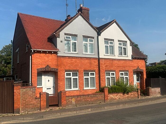 2 Bedroom Semi-Detached House For Sale In Duck Street, Rushden, NN10