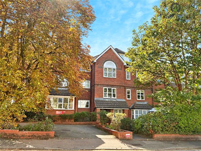 2 Bedroom Flat For Sale In Cedar Road, Sutton, SM2