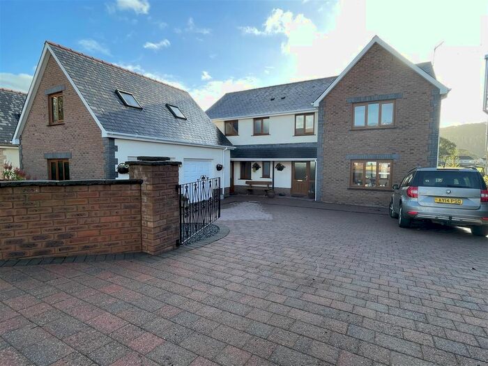 5 Bedroom Detached House For Sale In Llanarthney, Carmarthen SA32