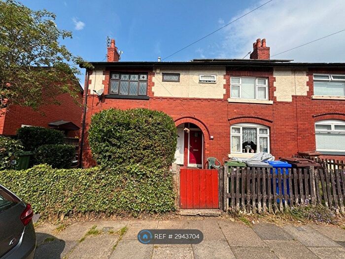 2 Bedroom Semi-detached House To Rent In Underwood St, Dukinfield, SK16