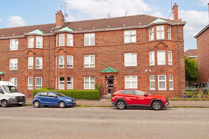 2 Bedroom Flat To Rent In Moss Side Road, Glasgow, G41