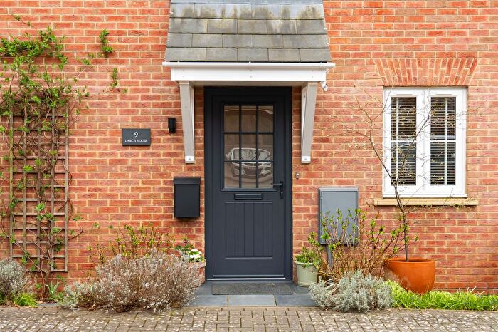 4 Bedroom Detached House For Sale In Oak Farm Close, Milcombe, OX15