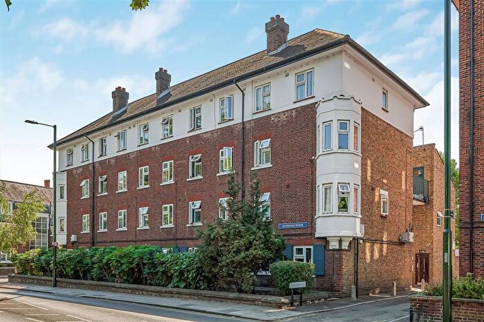 3 Bedroom Flat For Sale In Mortlake High Street, Mortlake, SW14