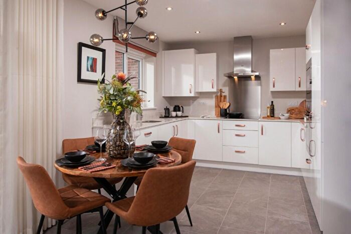 3 Bedroom Semi-Detached House For Sale In Arkwright Park, Kirk Ella, HU10