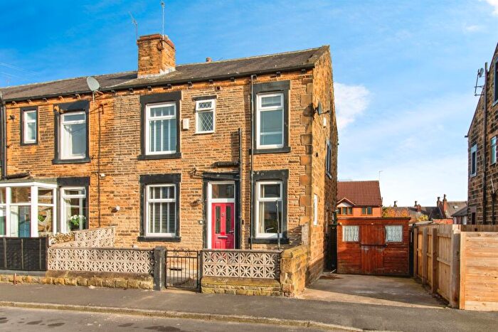 2 Bedroom End Of Terrace House For Sale In Springfield Road, Morley, Leeds, LS27