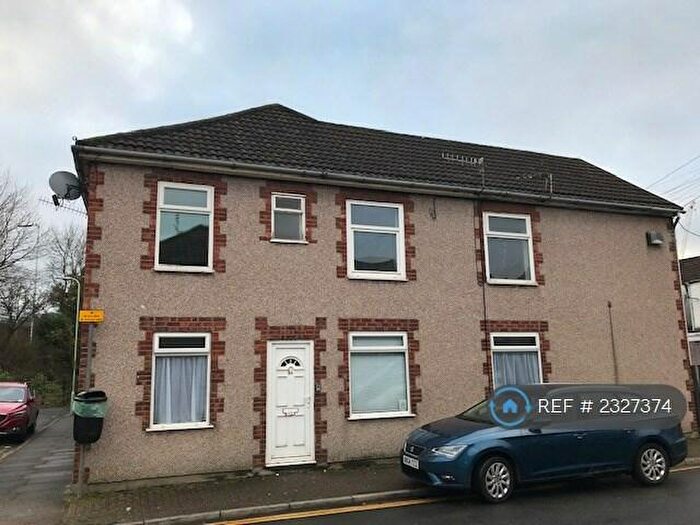 2 Bedroom Maisonette To Rent In North Street, Pontypridd, CF37