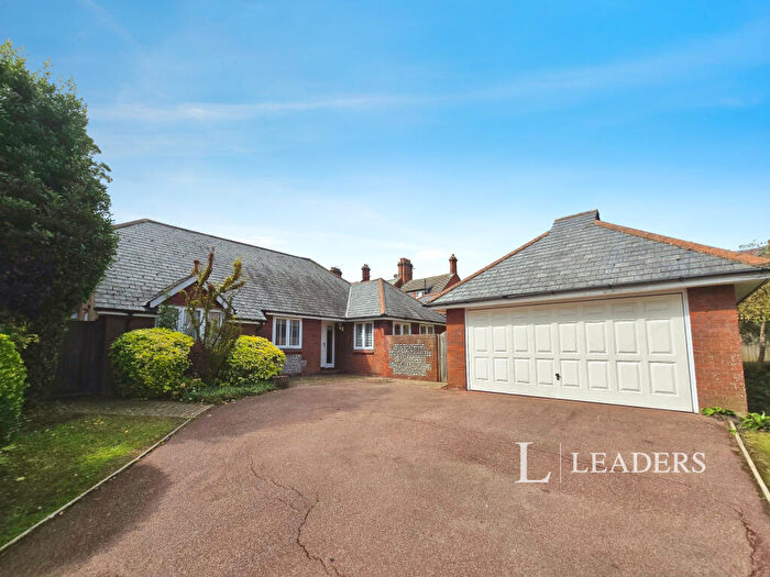 3 Bedroom Bungalow To Rent In Meads Street, BN20
