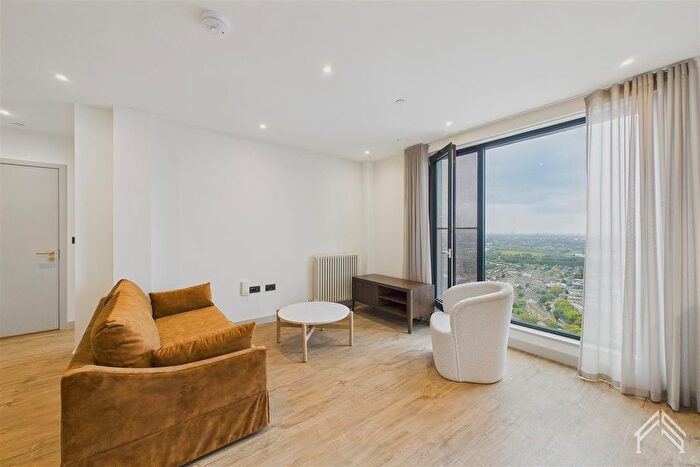 Studio To Rent In Selborne Road, London, E17