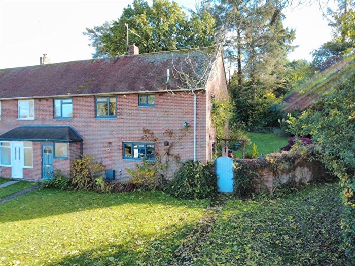 4 Bedroom Semi-Detached House For Sale In Three Acre Road, Newbury, RG14