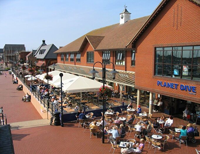 2 Bedroom Flat To Rent In Quebec Close, BN23