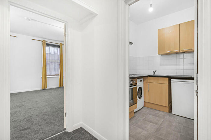 1 Bedroom Flat To Rent In Lower Clapton Road (), Flat, Hackney, E5