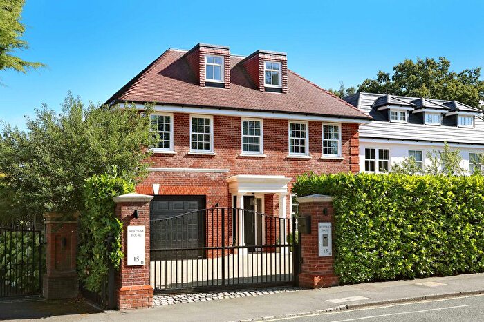 5 Bedroom Detached House For Sale In Burkes Road, Beaconsfield, HP9