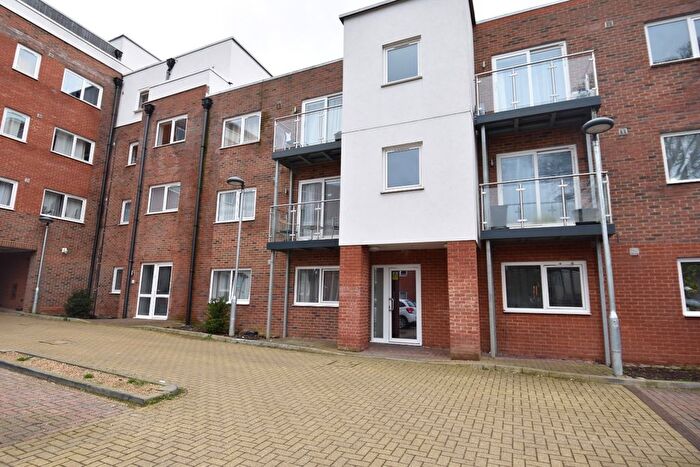 1 Bedroom Flat To Rent In Highview Court, Dudley Street, Luton, Bedfordshire, LU2