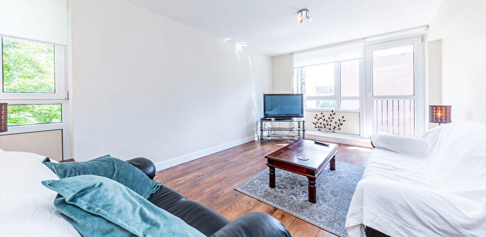 1 Bedroom Flat For Sale In Clarence Gardens, London, NW1