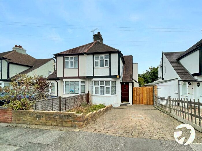 3 Bedroom Semi-Detached House To Rent In East Drive, Orpington, Kent, BR5