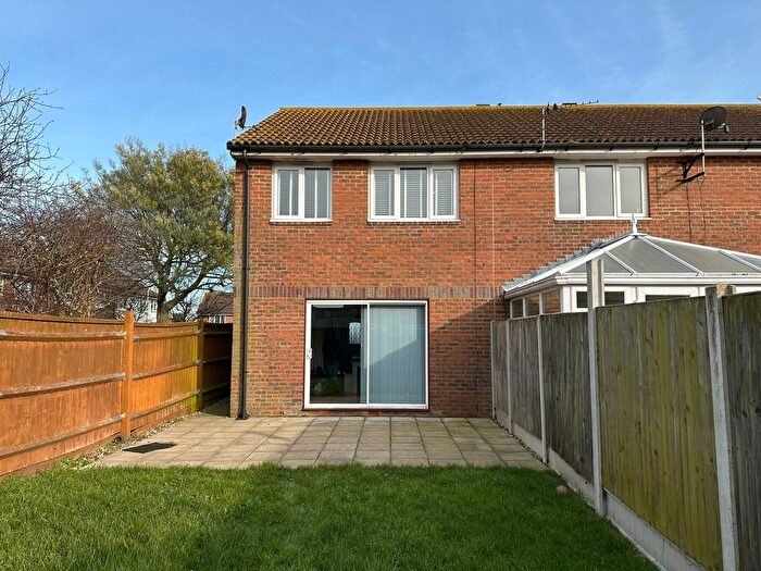 3 Bedroom End Of Terrace House To Rent In Abbey Court, Westgate-On-Sea, CT8